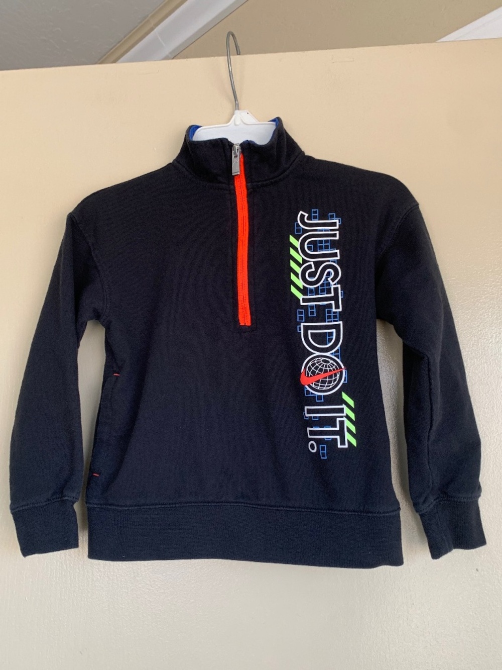 Nike Just Do It Boys 1/4 Zip Pullover Top Graphic Front & Back Black Sz.S or 4-5